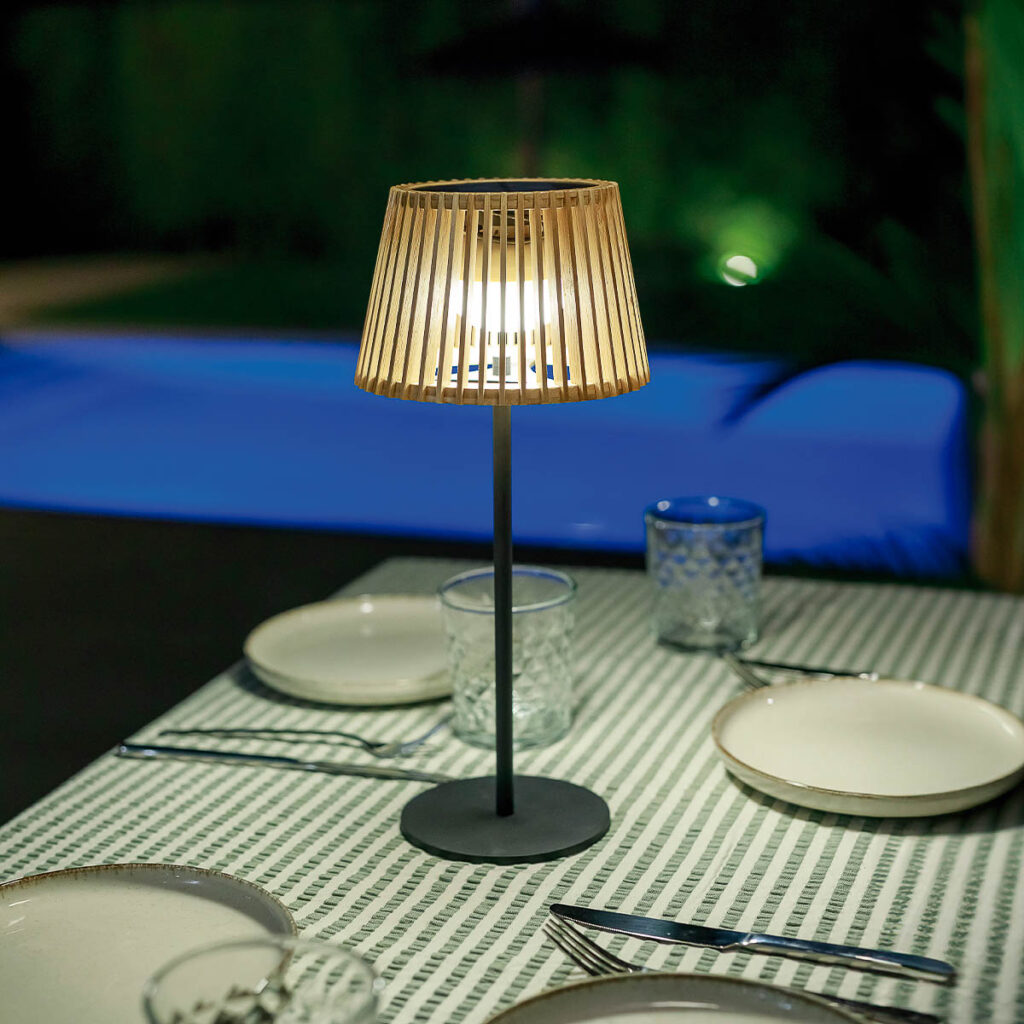 SOLAR-CHARGED TABLE LAMP OKINAWA TABLE - Newgarden