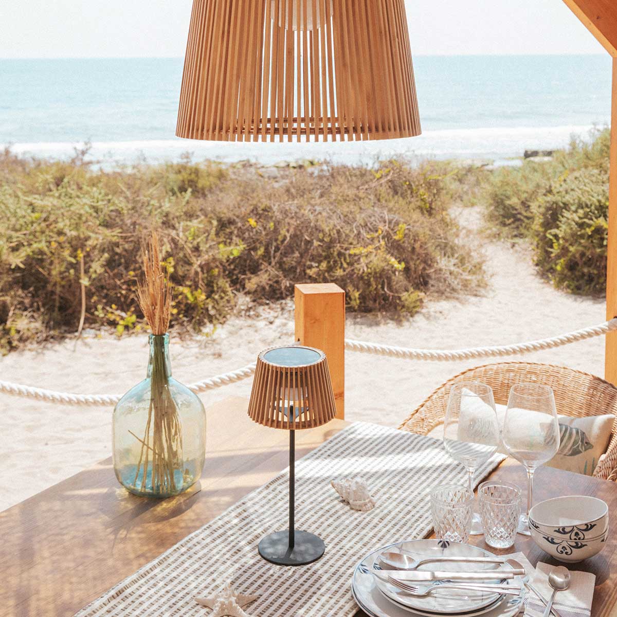 Lampada Da Tavolo In Bambù Intrecciato Stile Zen - Con Lampadina LED 9W Inclusa, Luce Calda